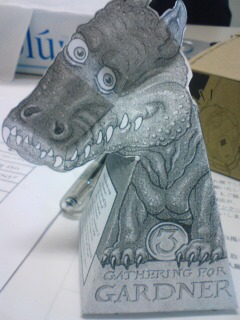 �����U��